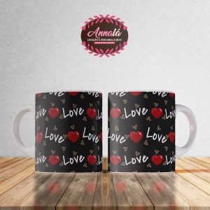 Canecas dia dos namorados – Caneca love com detalhes de corações.